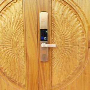 Khoá HomeKit AB-07 khóa vân tay chuyên lắp cho cửa gỗ 4 tính năng