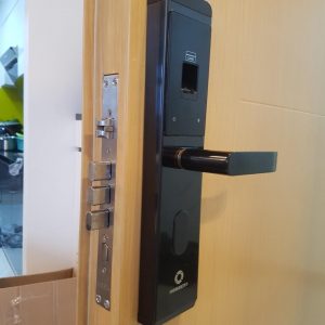 Khoá HomeKit AB-07B khóa vân tay chuyên lắp cho cửa gỗ 4 tính năng và 5 chấu khóa