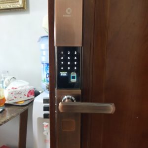 Khoá HomeKit AB-07 khóa vân tay chuyên lắp cho cửa gỗ 4 tính năng