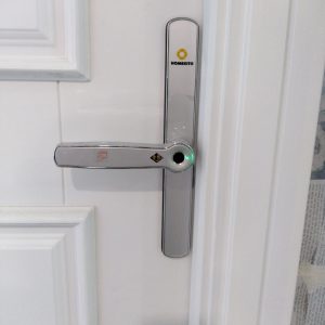 Khoá HomeKit AB-13 khóa vân tay điều khiển qua app điện thoại 4 tính năng