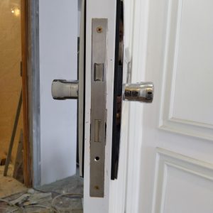 Khoá HomeKit AB-13 khóa vân tay điều khiển qua app điện thoại 4 tính năng