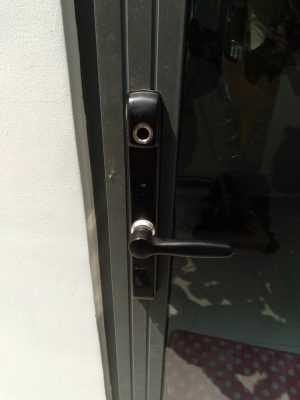 Khoá AB-04C lắp ở nhà anh Châu tại chung cư Phodong Village