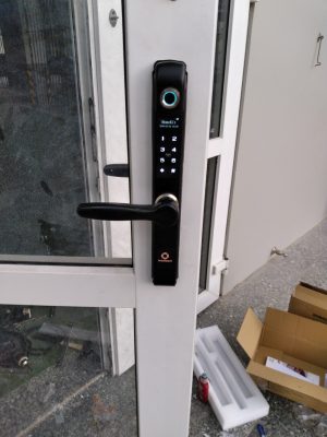 Khoá AB-04C lắp ở nhà anh Thạch tại chung cư Hiệp Thành Buildings