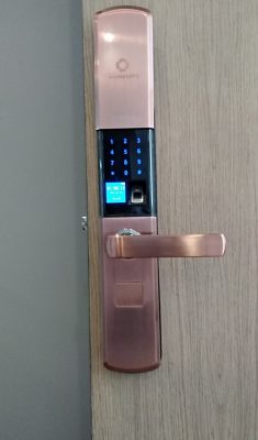 Khoá AB-07 lắp ở nhà anh Châu tại chung cư Riviera Point