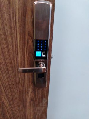 Khoá-AB-07-lắp-ở-nhà-anh-Hoạt-tại-Pegasuite-Tower