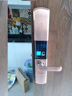 Khoá-AB-07-lắp-ở-nhà-anh-Quốc-tại-chung-cư-M-One