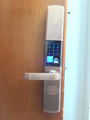 Khoá AB-07 lắp ở nhà chị Dung tại chung cư Tara Residences