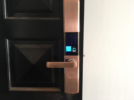 Khoá AB-07B lắp ở nhà chị Uyên tại chung cư Heaven Riverview