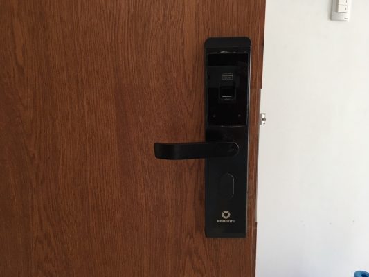 Khoá AB-07 lắp ở nhà chị Yến tại chung cư Tara Residences