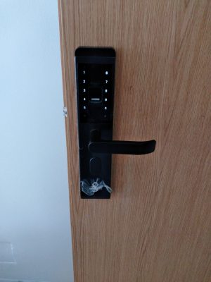 Khoá AB-07B lắp ở nhà anh Thành tại chung cư Saigon Avenue