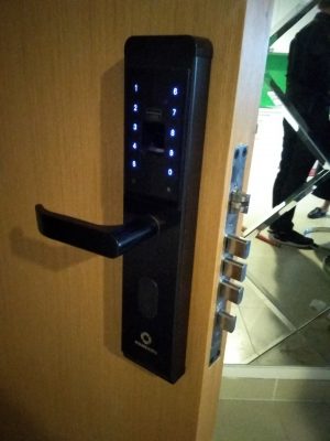 Khoá AB-07B lắp ở nhà anh Trân tại chung cư Masteri Thảo Điền