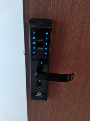 Khoá-AB-07B-lắp-ở-nhà-anh-Trung-tại-chung-cư-Sunrise