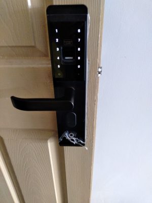 Khoá-AB-07B-lắp-ở-nhà-chị-Quyên-tại-chung-cư-Sunview-Town