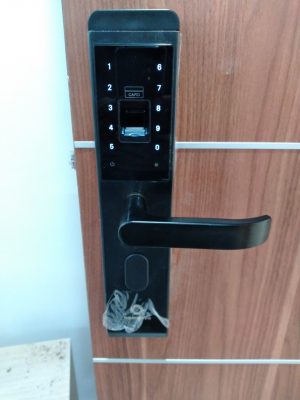 Khoá AB-07B lắp ở nhà chị Vy tại chung cư Cityland ParkHill