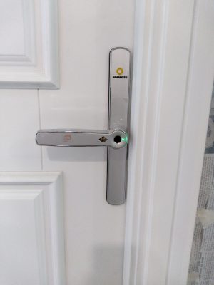 Khoá AB-13 lắp ở nhà anh Thoại tại chung cư Saigon Pearl