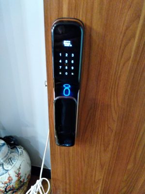 Khoá AB-14 lắp ở nhà chị Bích tại chung cư Fuji Residence