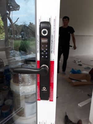 Khóa HomeKit AB-04C khóa vân tay chống nước chuyên dành cho cửa đố hẹp với 4 tính năng