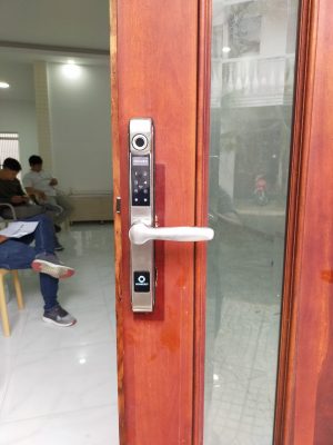 Khóa HomeKit AB-04C khóa vân tay chống nước chuyên dành cho cửa đố hẹp với 4 tính năng