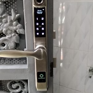 Khóa HomeKit AB-04C khóa vân tay chống nước chuyên dành cho cửa đố hẹp với 4 tính năng