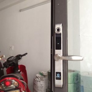 Khóa HomeKit AB-04C khóa vân tay chống nước chuyên dành cho cửa đố hẹp với 4 tính năng