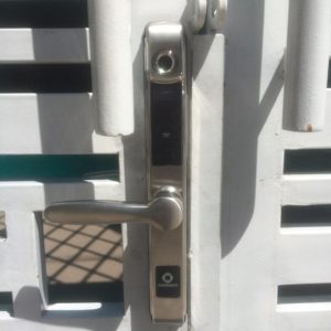 Khóa HomeKit AB-04C khóa vân tay chống nước chuyên dành cho cửa đố hẹp với 4 tính năng