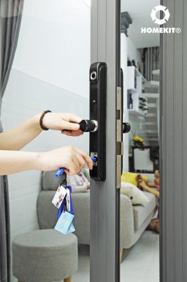 Khóa HomeKit AB-04C khóa vân tay chống nước chuyên dành cho cửa đố hẹp với 4 tính năng