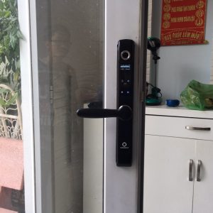 Khóa HomeKit AB-04C khóa vân tay chống nước chuyên dành cho cửa đố hẹp với 4 tính năng