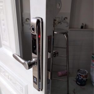 Khóa HomeKit AB-04C khóa vân tay chống nước chuyên dành cho cửa đố hẹp với 4 tính năng