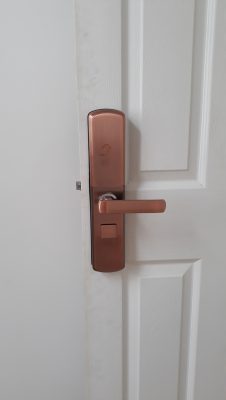 Khoá HomeKit AB-07 khóa vân tay chuyên lắp cho cửa gỗ 4 tính năng