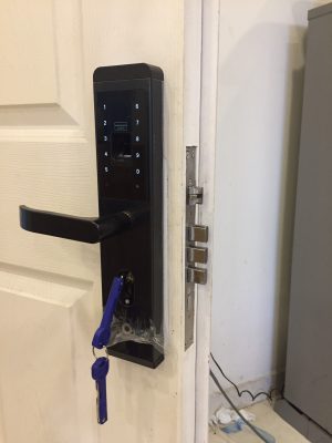 Khoá HomeKit AB-07B khóa vân tay chuyên lắp cho cửa gỗ 4 tính năng