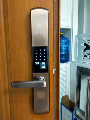 Khoá HomeKit AB-07 khóa vân tay chuyên lắp cho cửa gỗ 4 tính năng