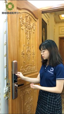 Khoá HomeKit AB-07 khóa vân tay chuyên lắp cho cửa gỗ đây là tính mật khẩu từ là 1 trong 4 tính năng