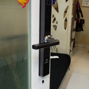 Khoá HomeKit AB-13D khóa vân tay 5 in 1 HomeKit lắp cho cửa nhôm kính nhà khách