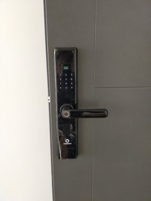 Khóa HomeKit AB-07E chuyên lắp cho cửa gỗ với 4 tính năng