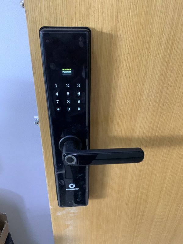 Khóa HomeKit AB-07E chuyên lắp cho cửa gỗ với 4 tính năng