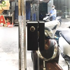 Ảnh thật Khóa vân tay điều kiển từ xa dành cho cửa kính