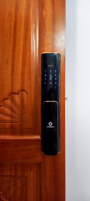 khóa vân tay cửa gỗ