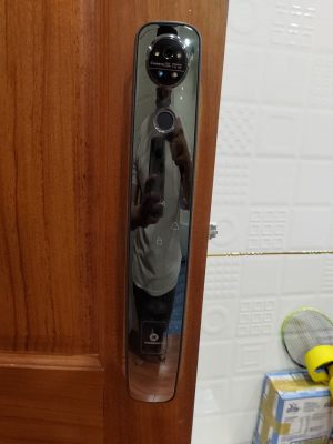 Hình ảnh lắp đặt mặt trước khóa AB-34C tại nhà anh Tiến, Tiểu Khu 1, Phường Bình Trị Đông B, Quận Bình Tân.