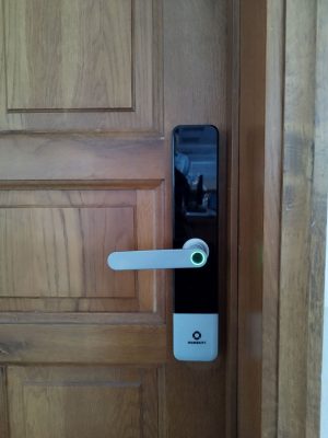 Hình ảnh lắp đặt mặt trước khóa AB-14P tại gia đình Anh Hiếu ở Đồng Nai