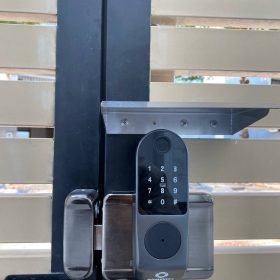 Dự án khóa cổng vân tay 2 chiều điều khiển qua app điện thoại AB-18A tại nhà Anh Duy Địa chỉ: Đường Số 4, Bình Trưng Đông, Quận 2, Thành phố Hồ Chí Minh