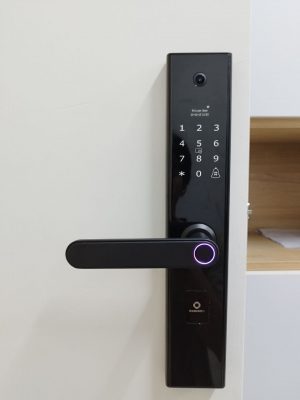 Hình ảnh lắp đặt mặt trước khóa AB-24G tại gia đình Thái ở Chung cư Chương Dương Home, Trường Thọ, TP Thủ Đức.