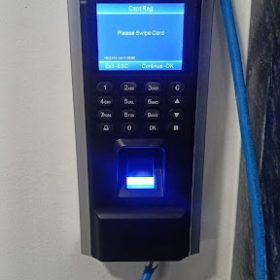 lắp đặt máy chấm công Homekit