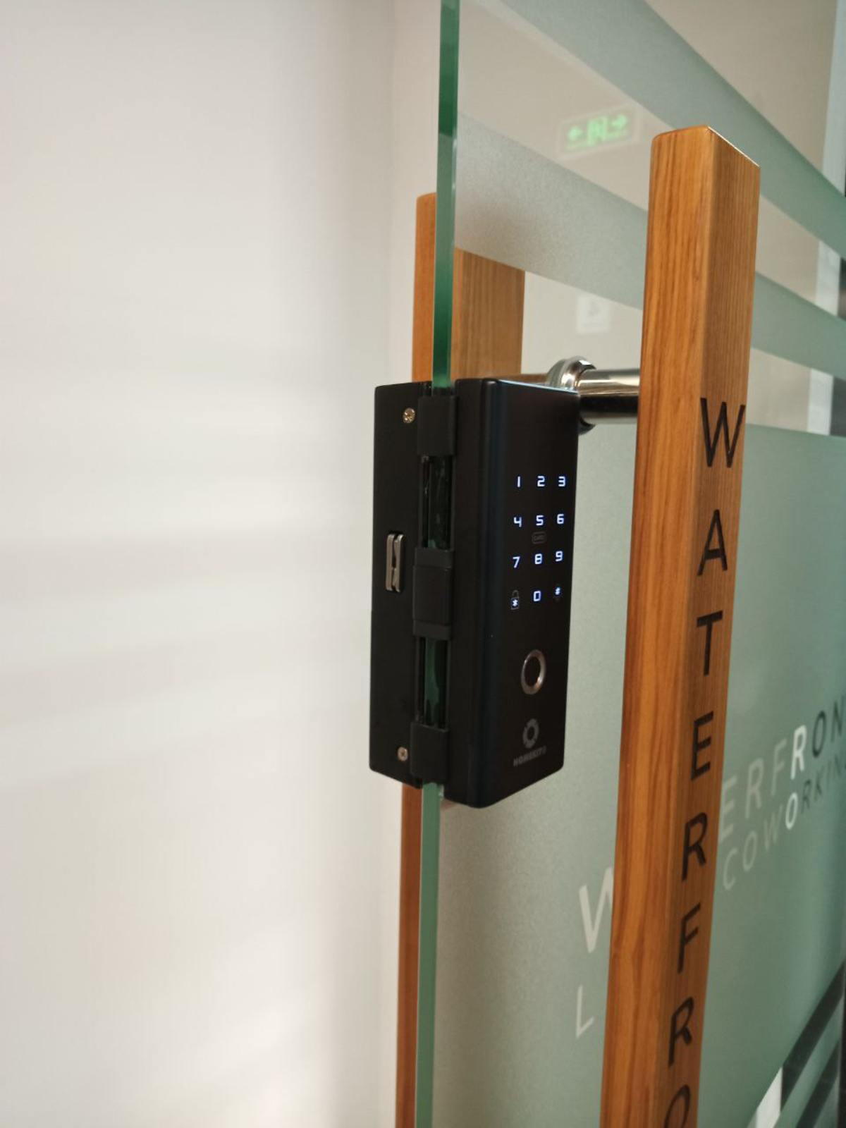 khóa cửa vân tay